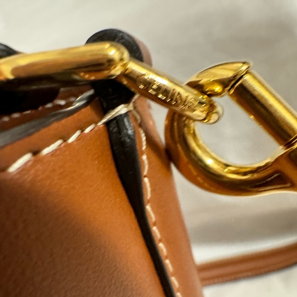 Celine Teen Bucket Bag - Picture 7 of 15